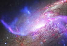 天文學家在附近的螺旋星系中捕獲銀河煙花