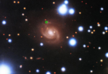 重復(fù)快速無(wú)線電爆裂定位于大型螺旋星系