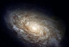 天體物理學家發(fā)現(xiàn)巨大的黑洞在矮星系周圍徘徊