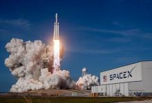 美國(guó)宇航局選擇SpaceX向月球通道運(yùn)送貨物