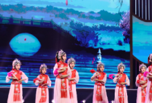 燕園尋夢(mèng)北京大學(xué)首屆校園戲曲節(jié)晚會(huì)在北京大學(xué)百周年紀(jì)念講堂啟幕