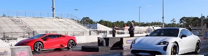 蘭博基尼HuracanEVO Drag賽車在粘性跑道上保時捷Taycan TurboS