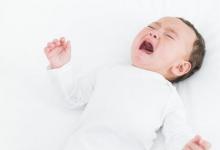 寶寶轉(zhuǎn)奶期間容易出現(xiàn)哪些不良反應(yīng)分別是