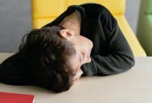 如何讓肢體語(yǔ)言在幼兒英語(yǔ)教學(xué)中的作用及運(yùn)用