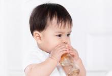 寶寶感冒發(fā)燒為什么要多喝水原因是什么