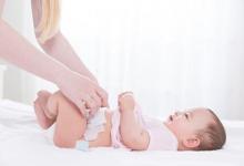 新生兒不睡覺老是哭鬧是什么原因導致的呢