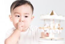 嬰兒瞪眼正常嗎究竟是什么原因呢