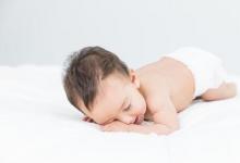 嬰兒長牙不對稱正常嗎應(yīng)該怎么辦呢