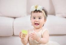 6個(gè)月嬰兒喝多少奶粉你知道了嗎