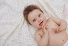 寶寶發(fā)燒捂寒怎么辦如何處理呢