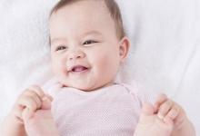 新生兒洗完頭怎么弄干你學會了嗎