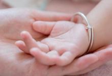 怎樣正確的判斷嬰兒是否胳膊脫臼