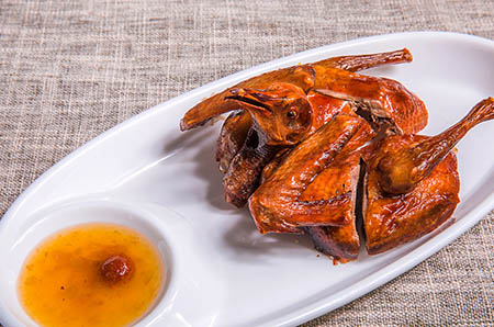 卡通母雞簡(jiǎn)筆畫(huà)的畫(huà)法6