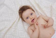 24天寶寶肚子脹怎么辦如何化解呢