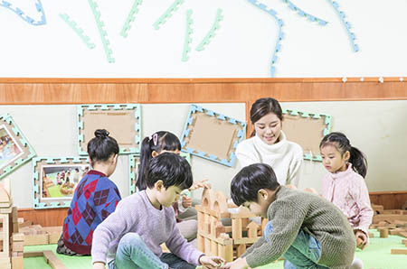 可愛小鴨子簡筆畫彩色的畫法1