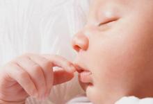 一個多月嬰兒兩天不大便正常嗎究竟是什么原因