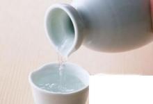 日常生活：如何鑒別真假飛天茅臺(tái)