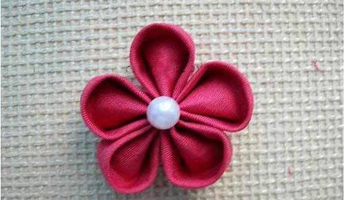 幼兒手工制作櫻花胸針