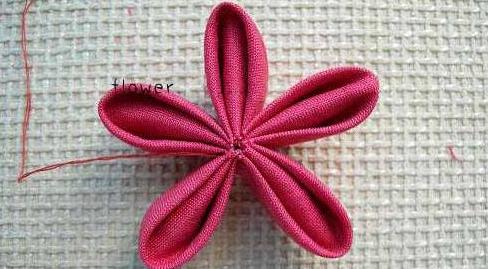 幼兒手工制作櫻花胸針