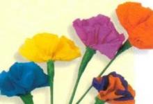 孩子們手工制作美麗的花朵