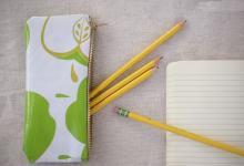 如何手工制作一個(gè)漂亮的鉛筆盒