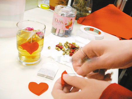 三八婦女節(jié)手工制作：“愛(ài)心茶包”