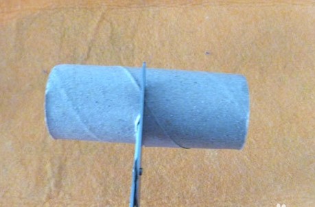 幼兒手工：衛(wèi)生紙筒手工制作可愛蝴蝶