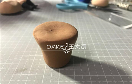 長(zhǎng)草顏團(tuán)子彩泥制作1
