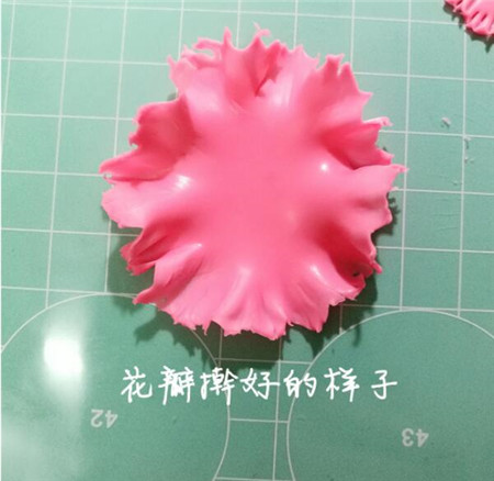 母親節(jié)彩泥康乃馨制作方法5