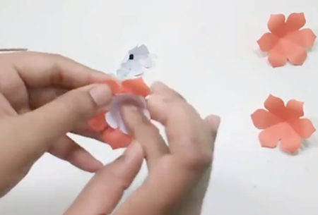兒童節(jié)彩色花朵手工制作6
