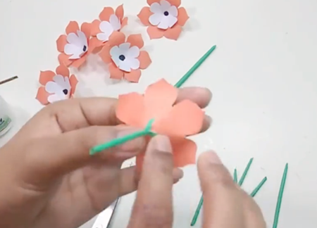 兒童節(jié)彩色花朵手工制作8